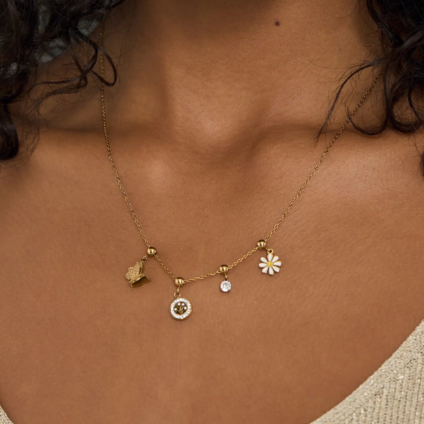Pingente Margarida Banhado em Ouro 18k