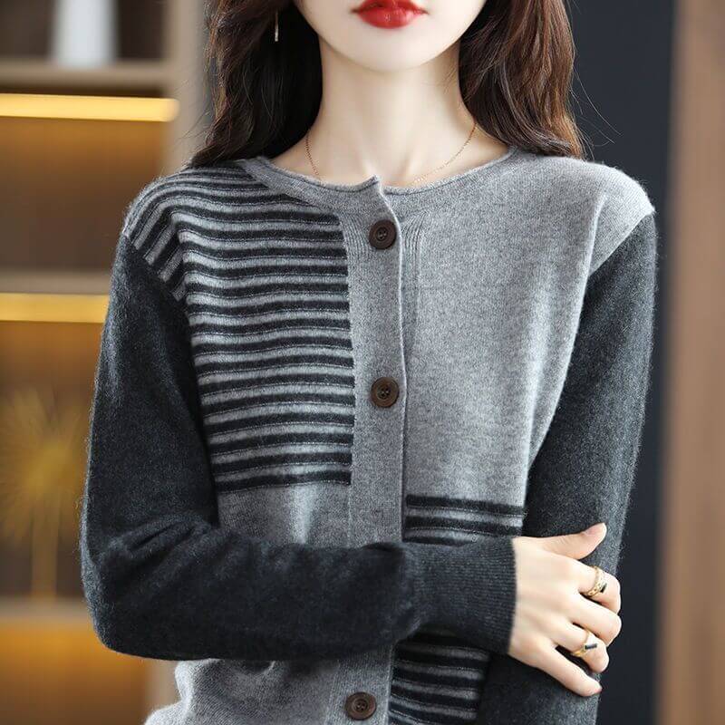 Cardigan Casual com Botões Chandelier